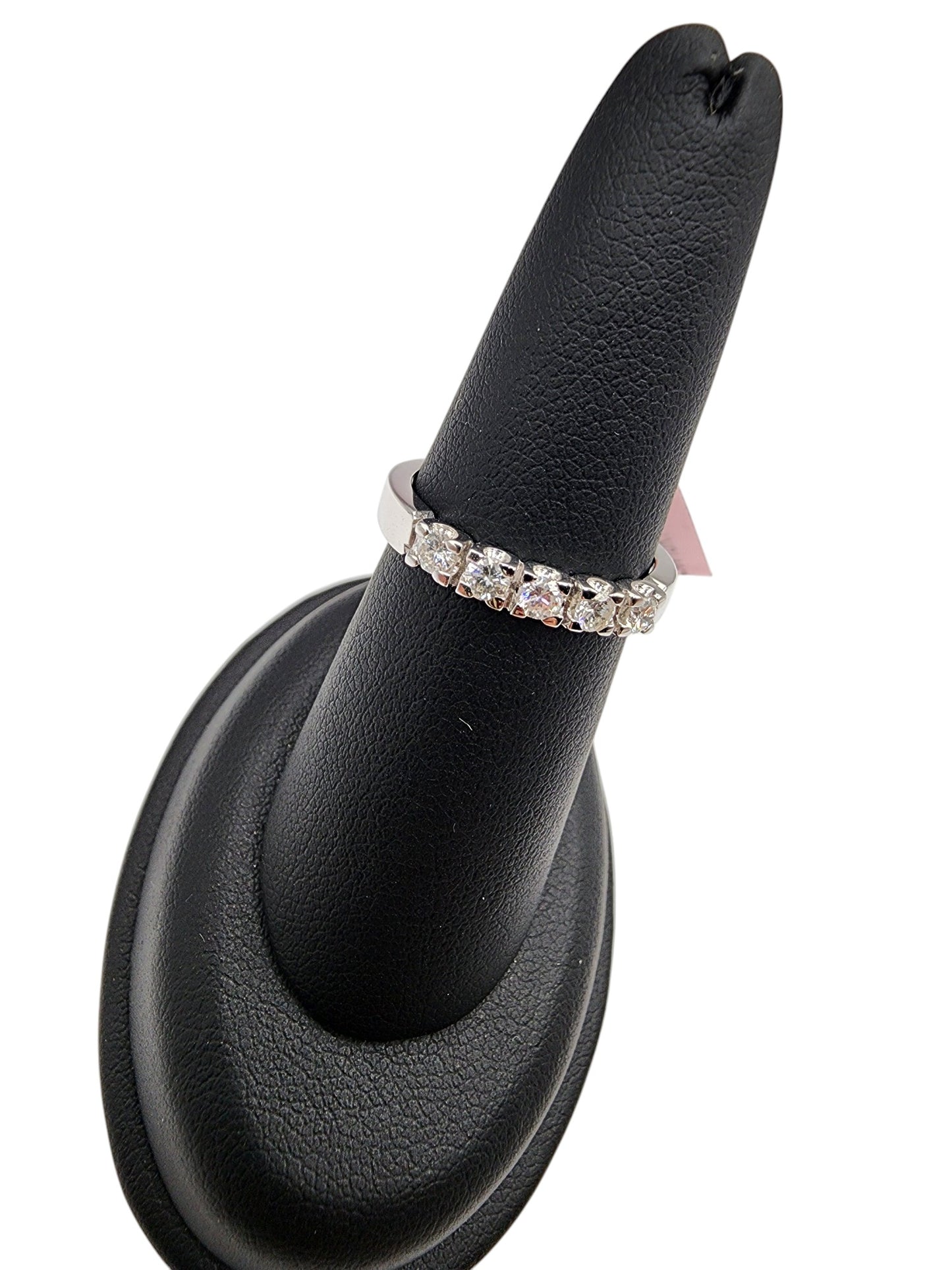 18KT White Gold 0.25cttw W/ White 4-Prong Diamond Wedding Band Ring