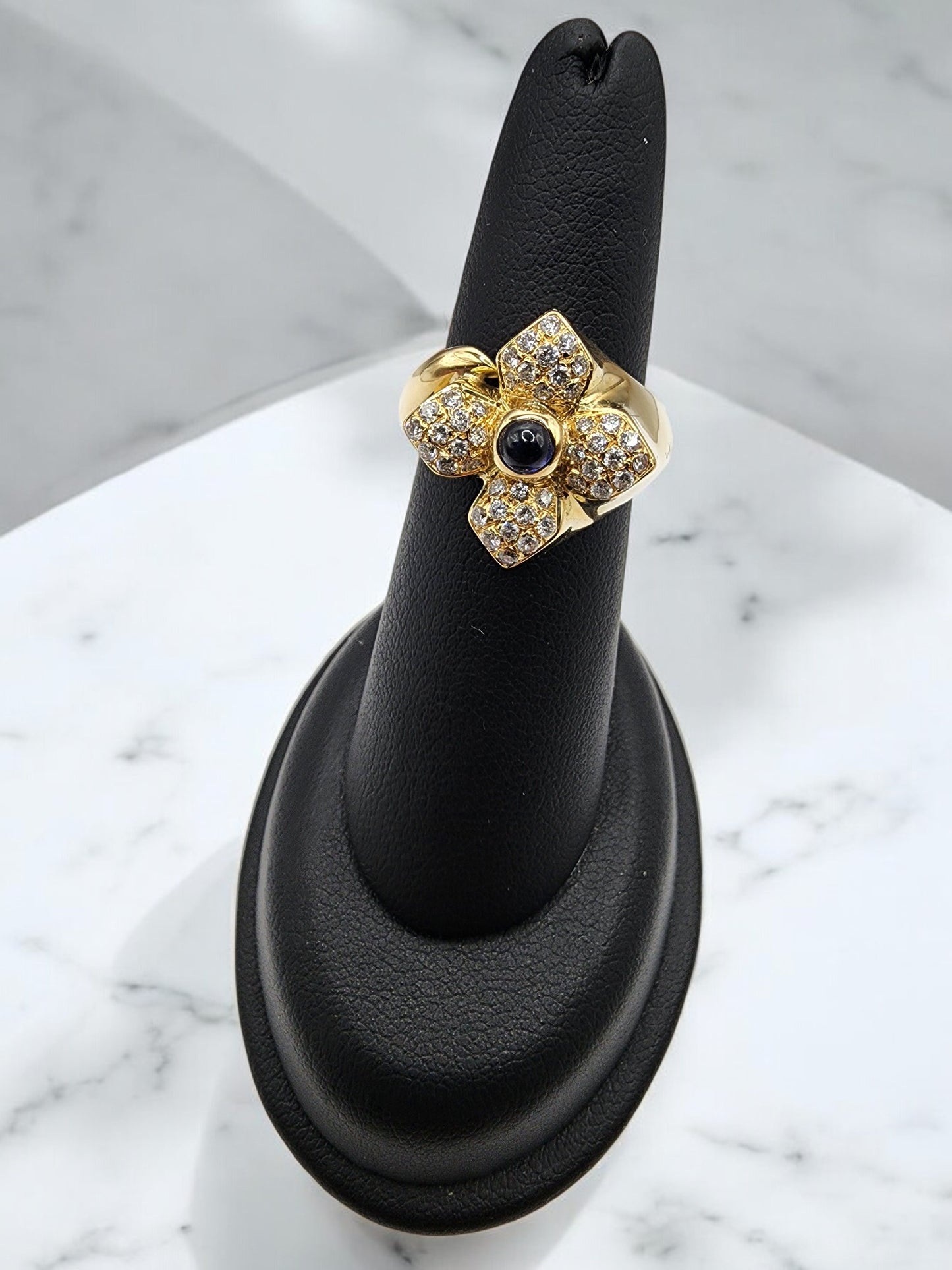 18KT Yellow Gold 0.30cttw Sapphire W/ .40cttw Flower Diamond Ring