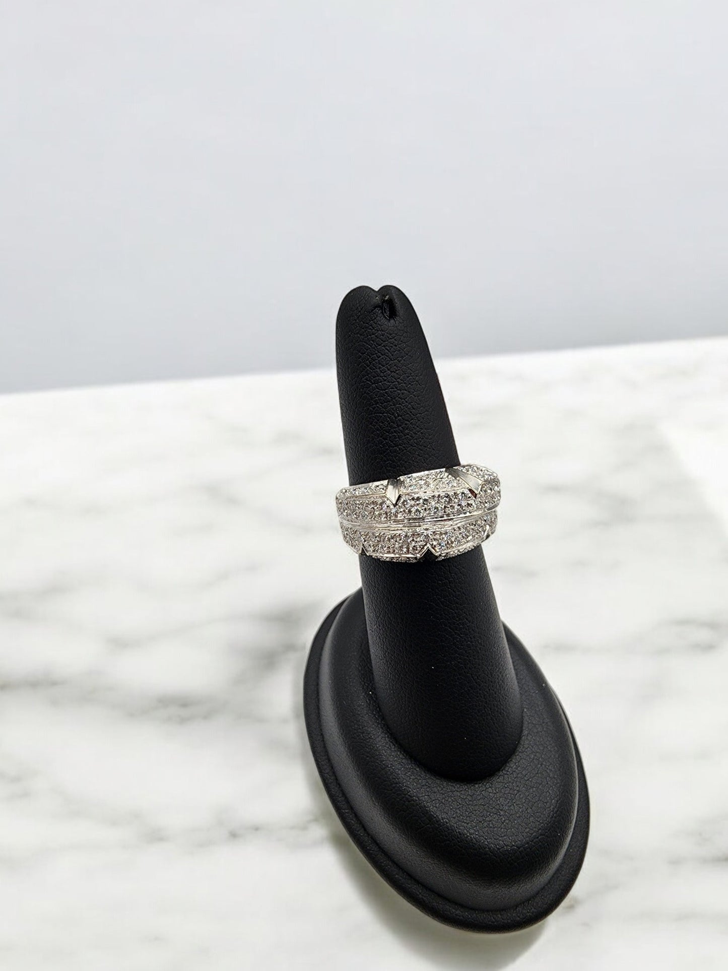 18KT White Gold W/ White 1.01cttw Diamond Cluster Doble Row Ring