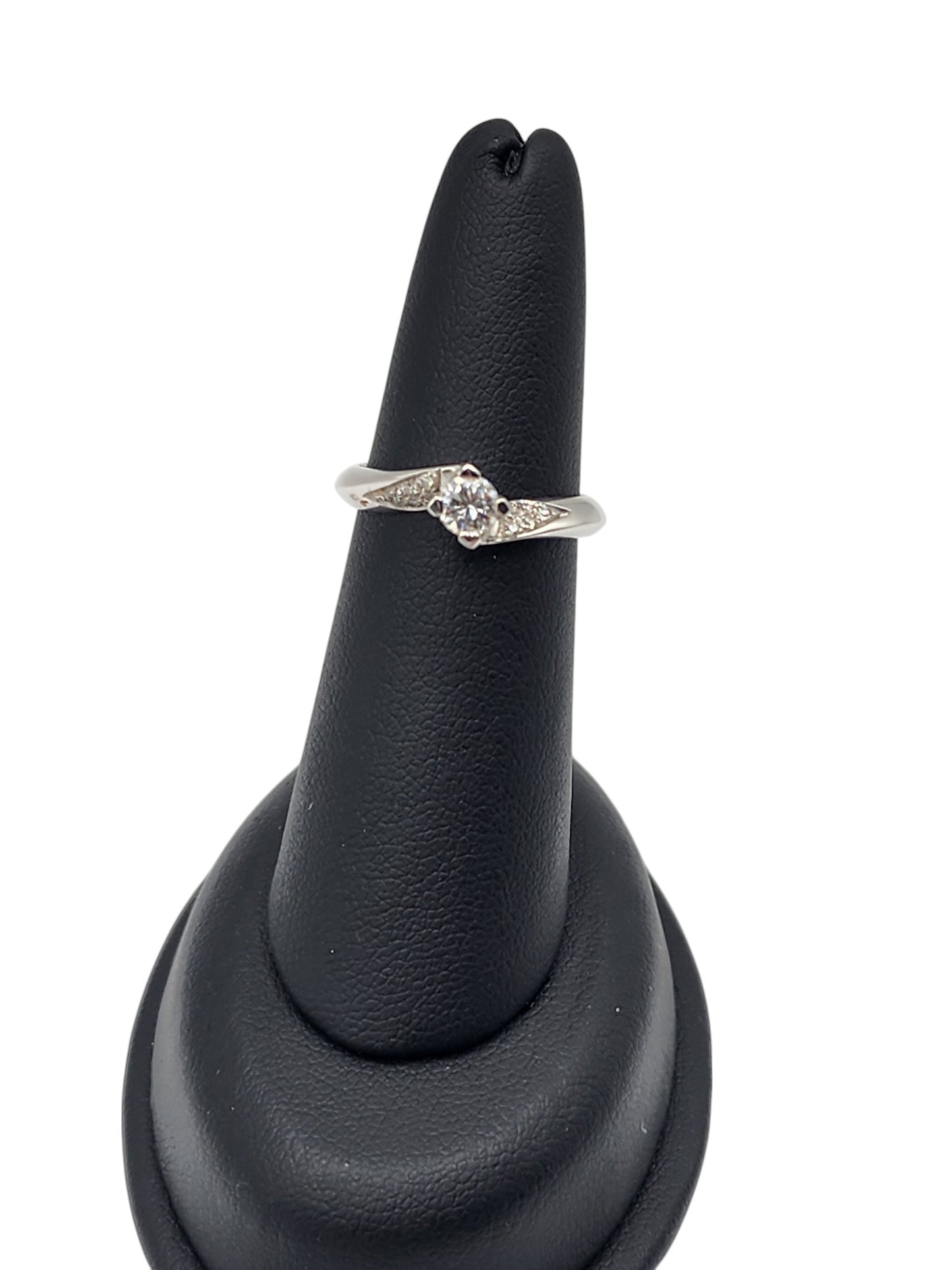 18KT White Gold 0.40cttw & White Swirl Wedding Diamond Ring