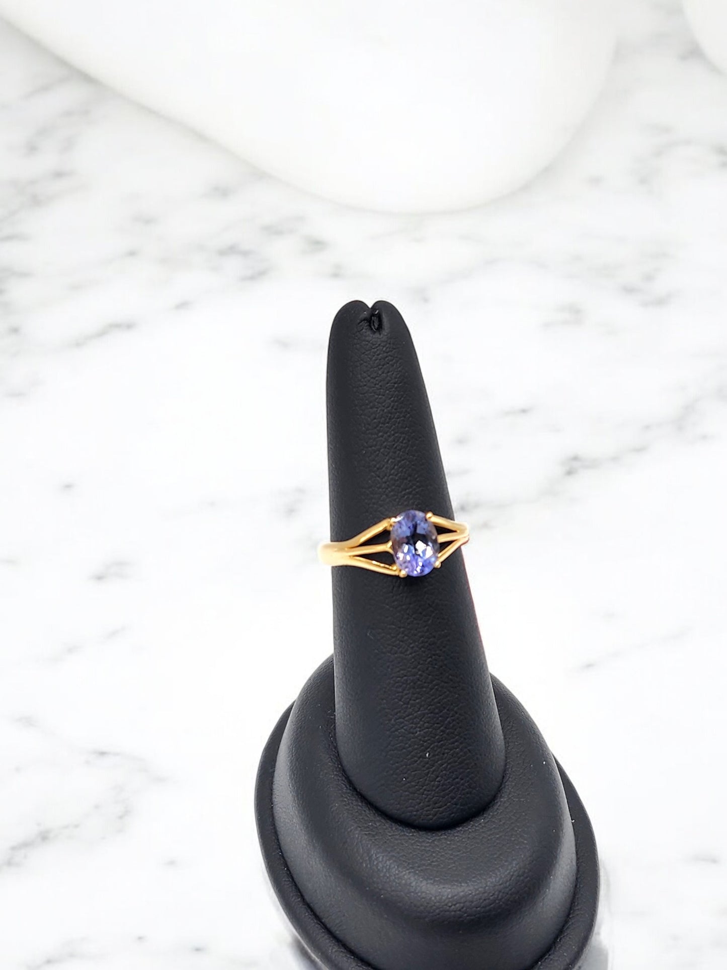 18KT Yellow Gold W/ 1.50cttw Oval Tanzanite Ring