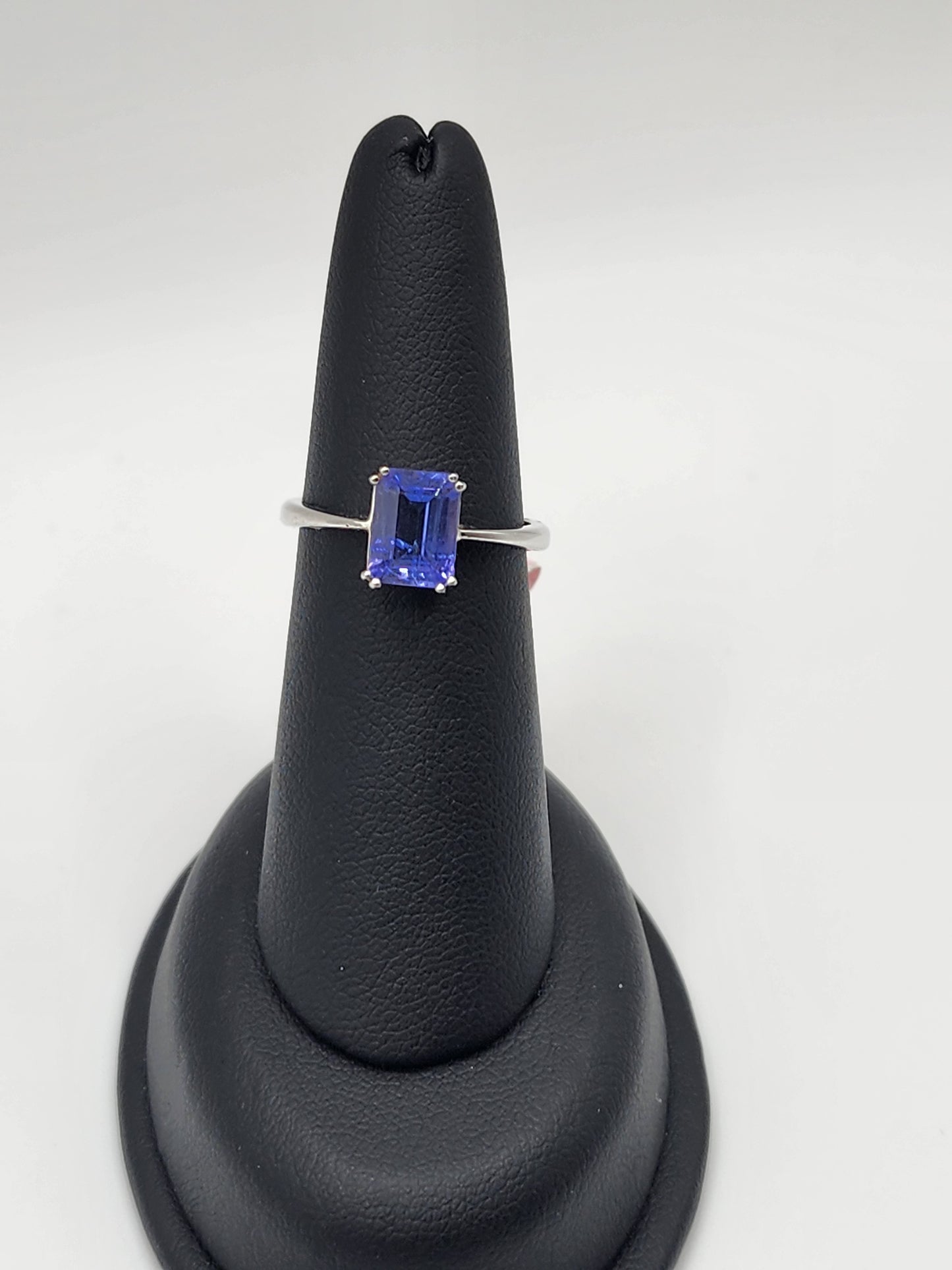 18KT White Gold W/ 1.50cttw Emerald Cut Gen Tanzanite Ring