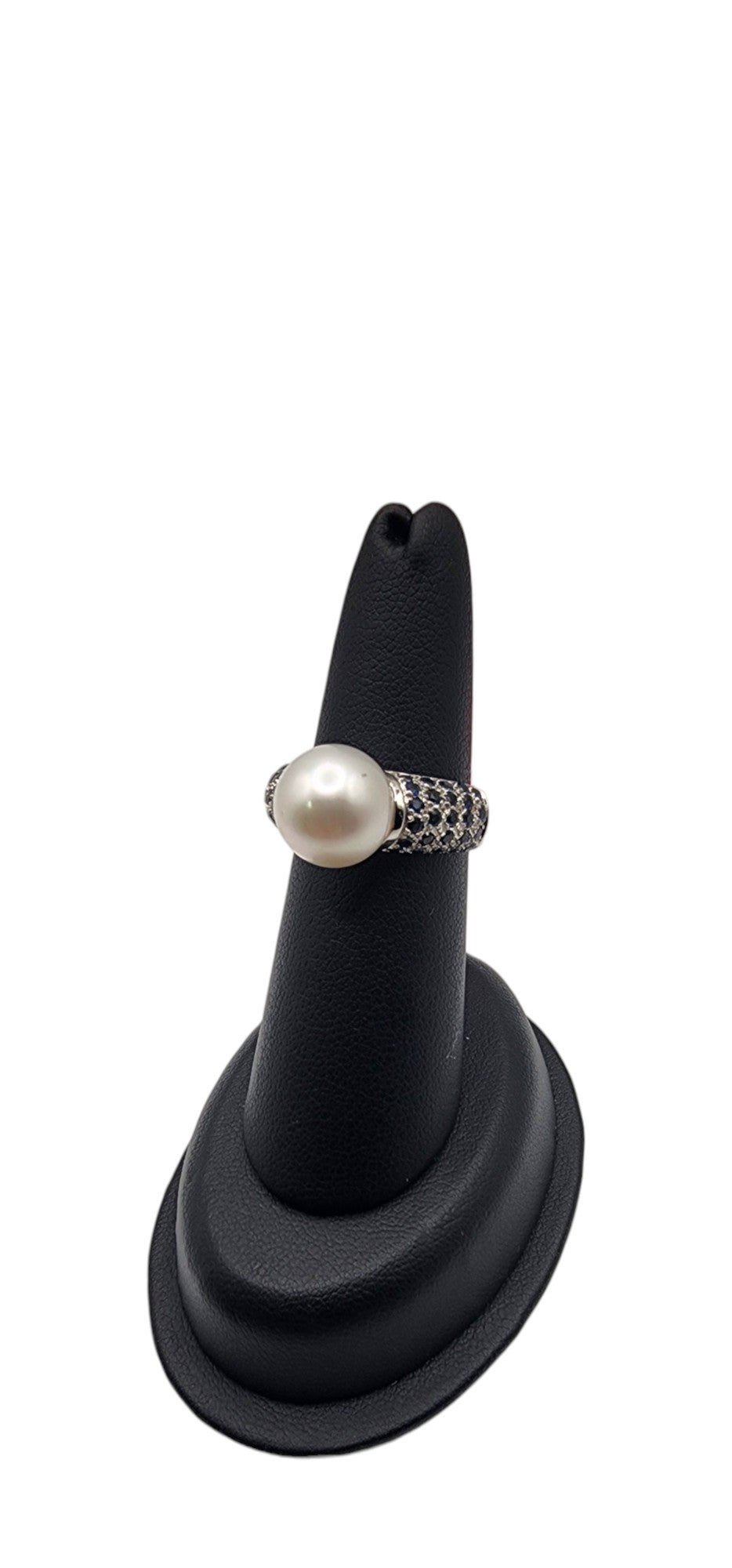 18KT White Gold W/ 1.00cttw Gen Sapphire& WFPearl 10mm Ring.