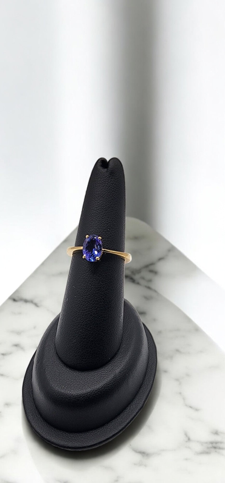 18KT Yellow Gold W/ 1.00cttw Gen Oval Tanzanite Ring