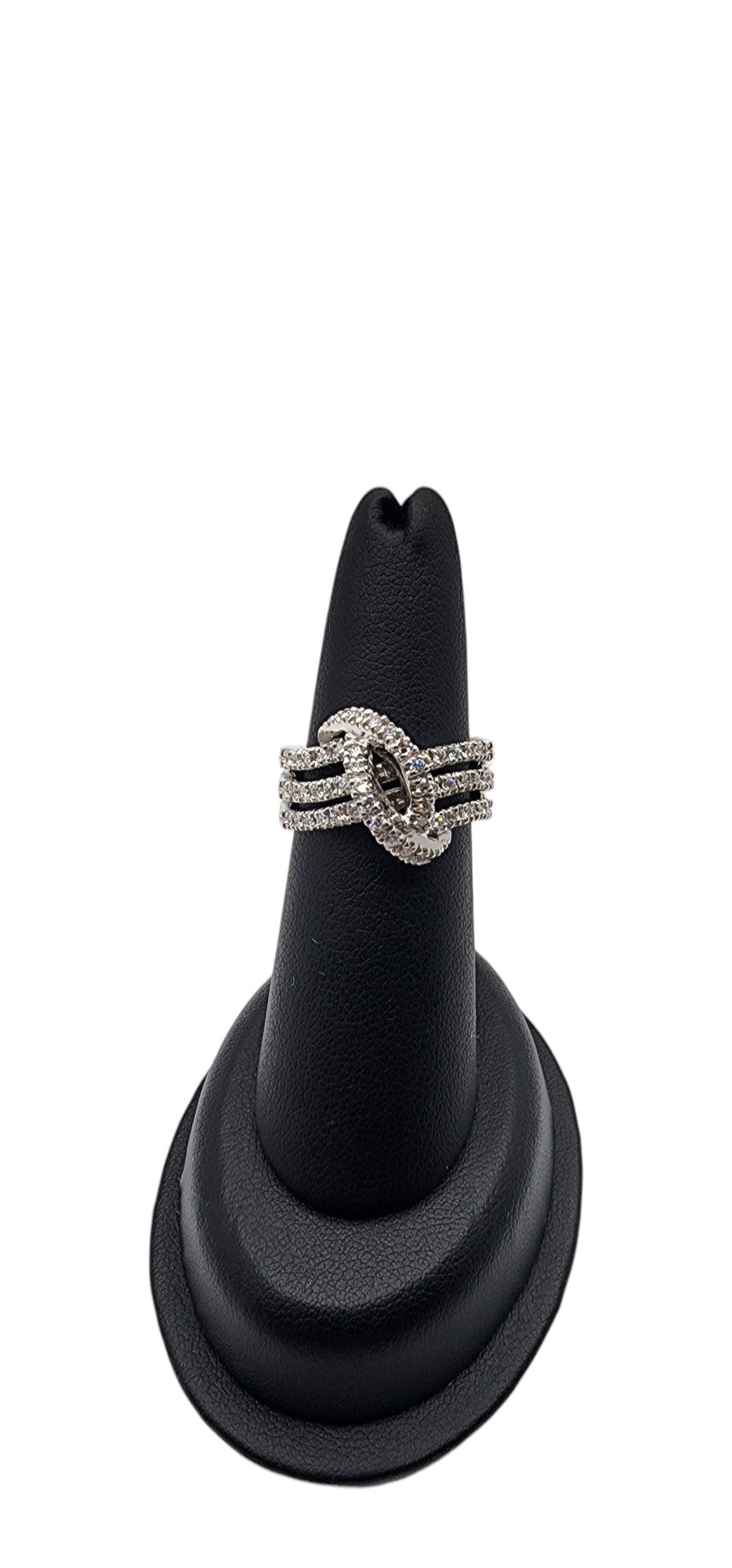 18KT White Gold 0.75cttw W/ White Center Loop Diamond Ring