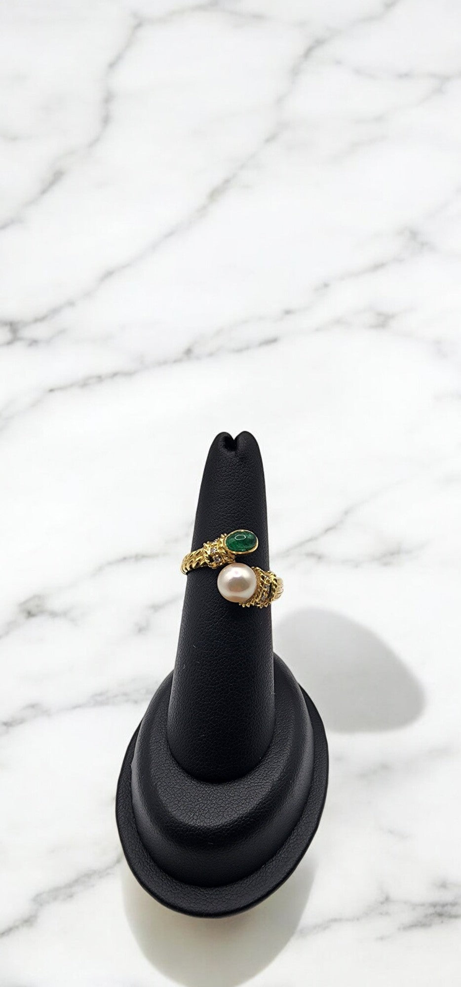 18KT Yellow Gold 0.75cttw Gen Emerald W/ White Diamond & FWPearl Ring