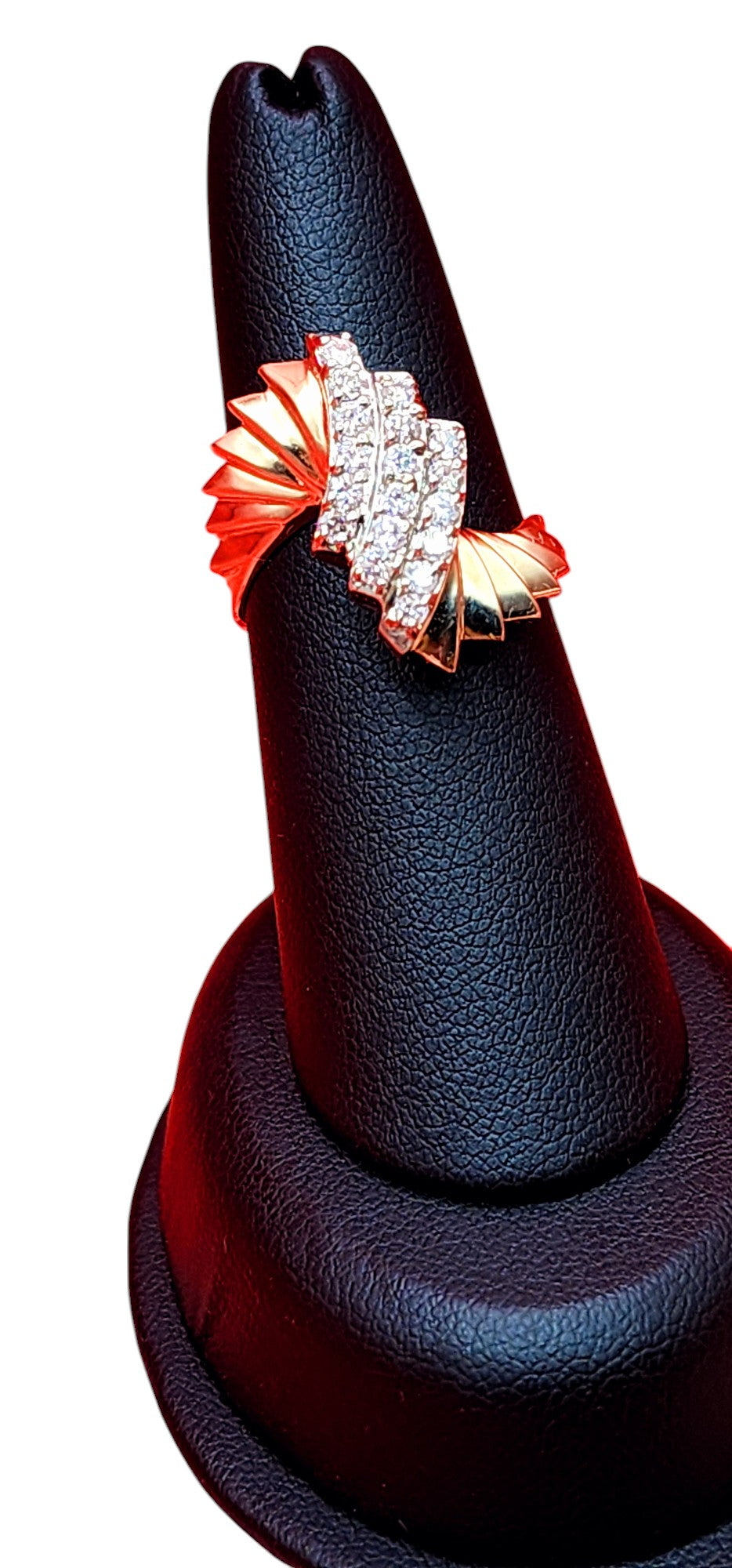 14KT Yellow Gold .55cttw Cntr & Diamond Ridged Ring