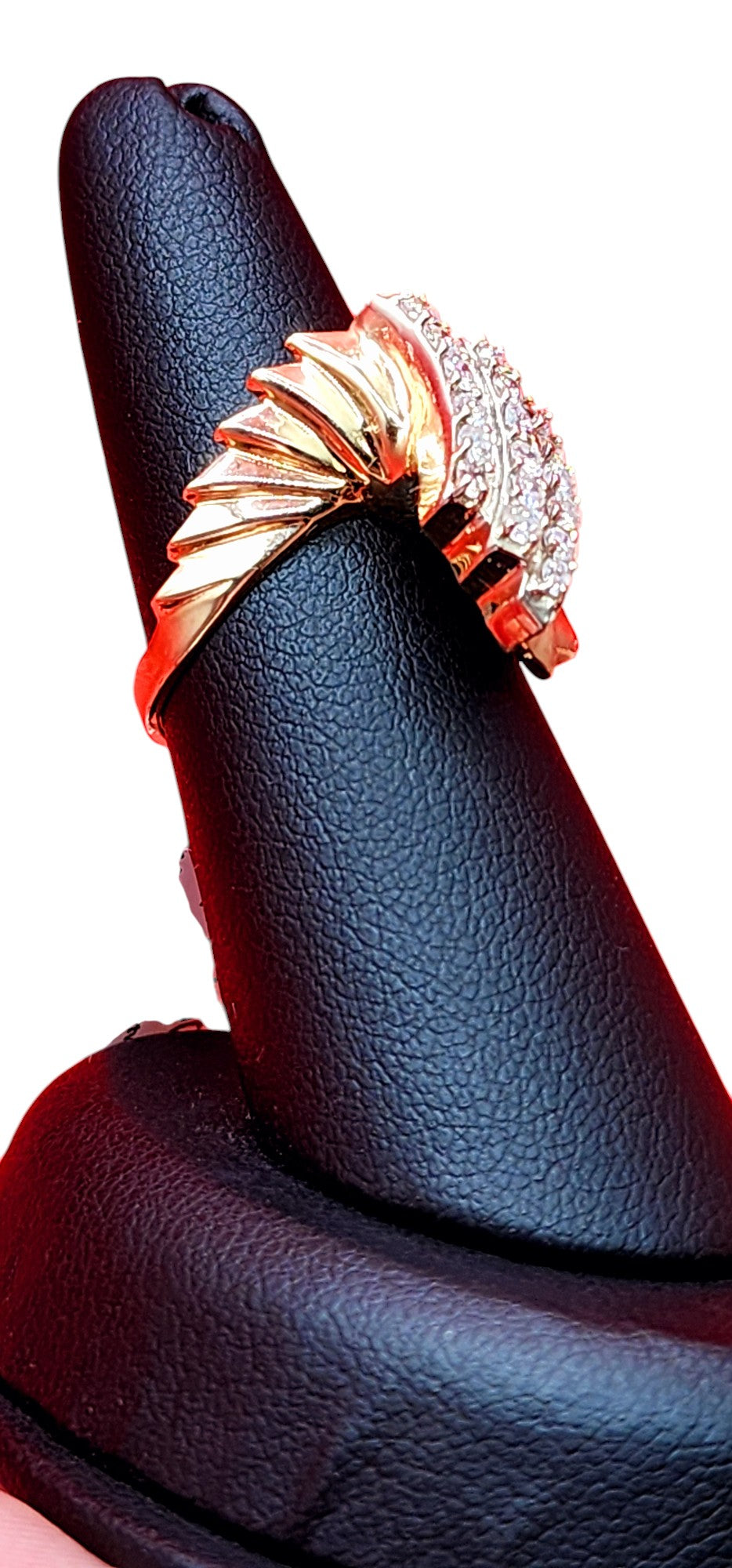 14KT Yellow Gold .55cttw Cntr & Diamond Ridged Ring