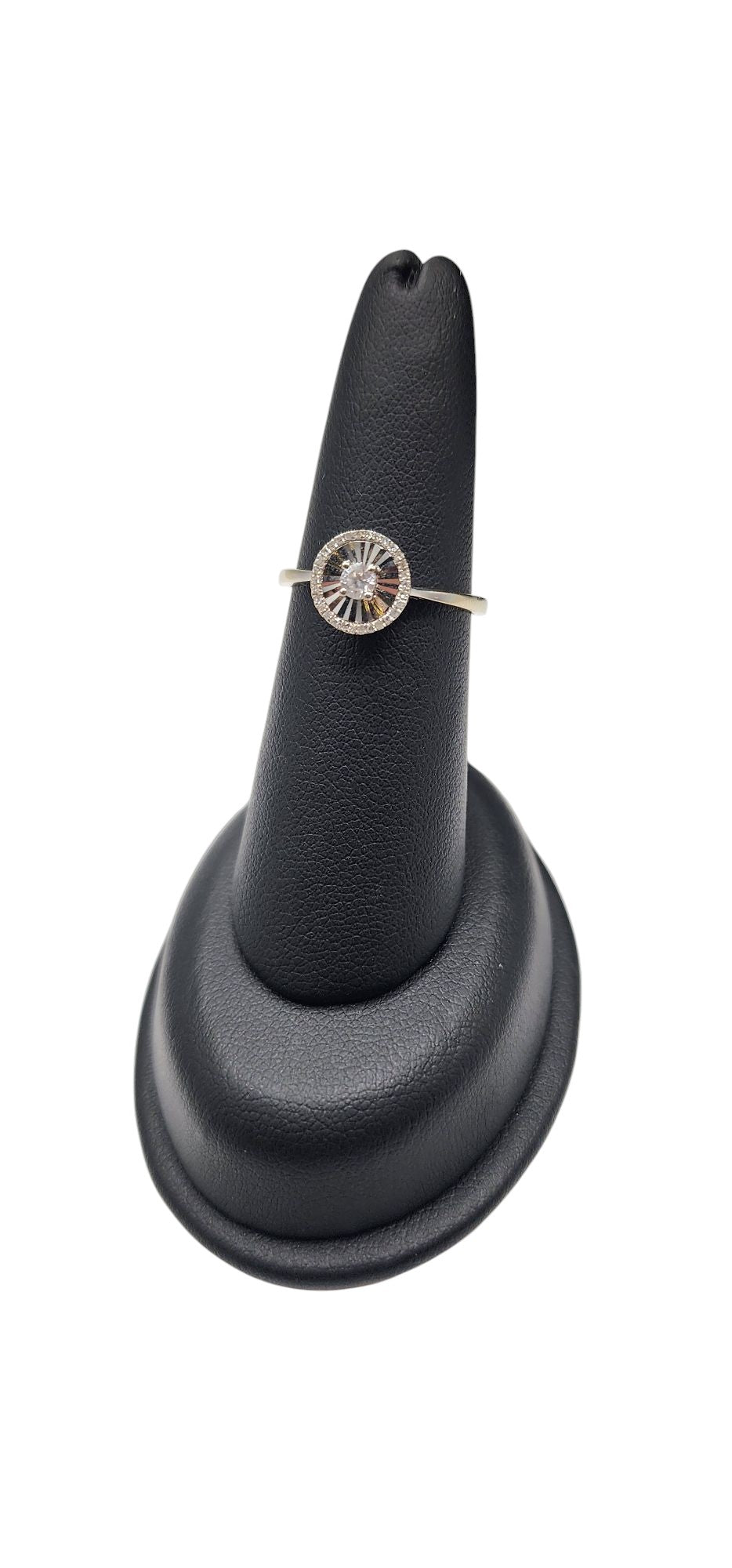 14KT White Gold .25cttw Solitaire White Diamond Illusion Ring