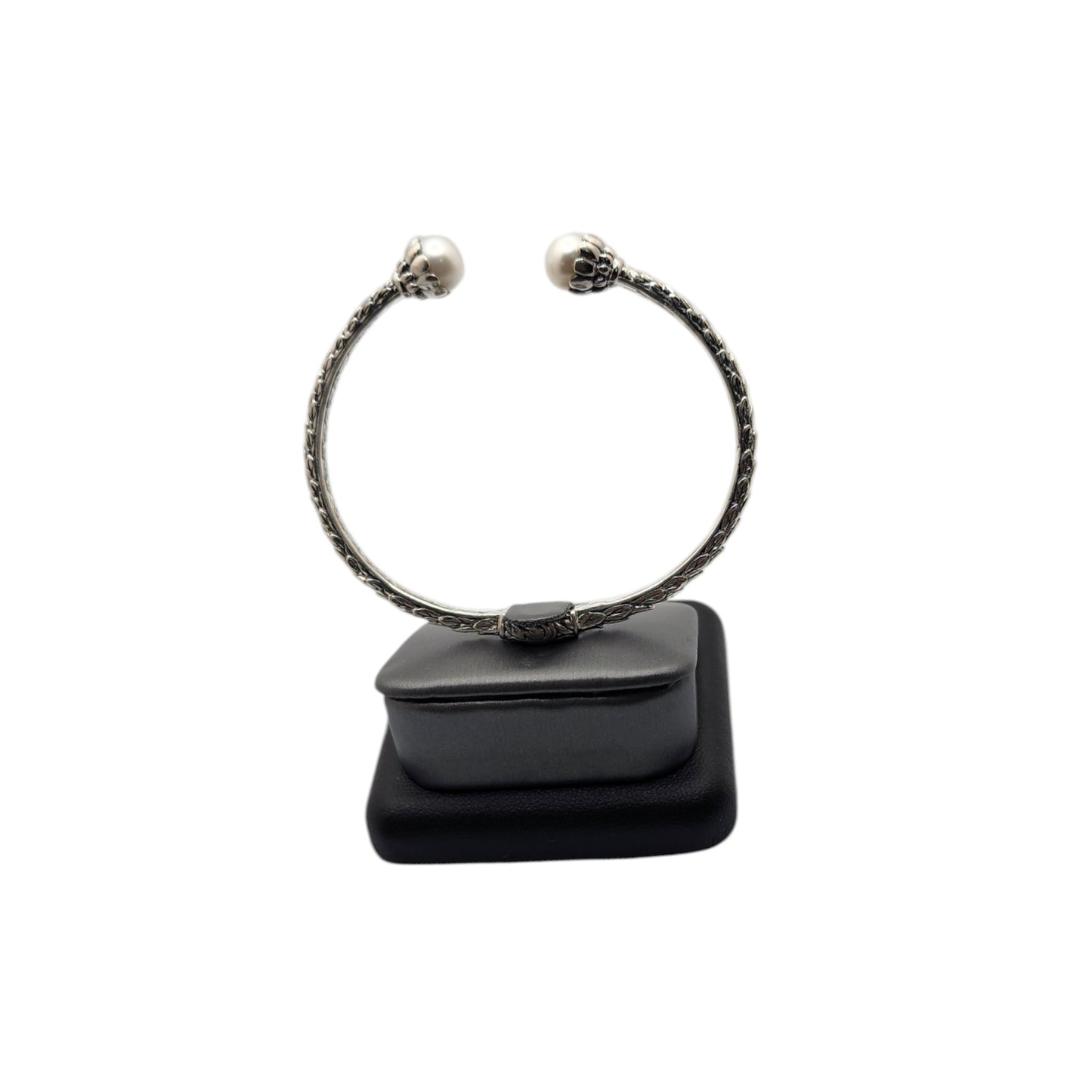 Silver Collection Plat/ W Thin Leafy Center Stone Bangle Bracelet