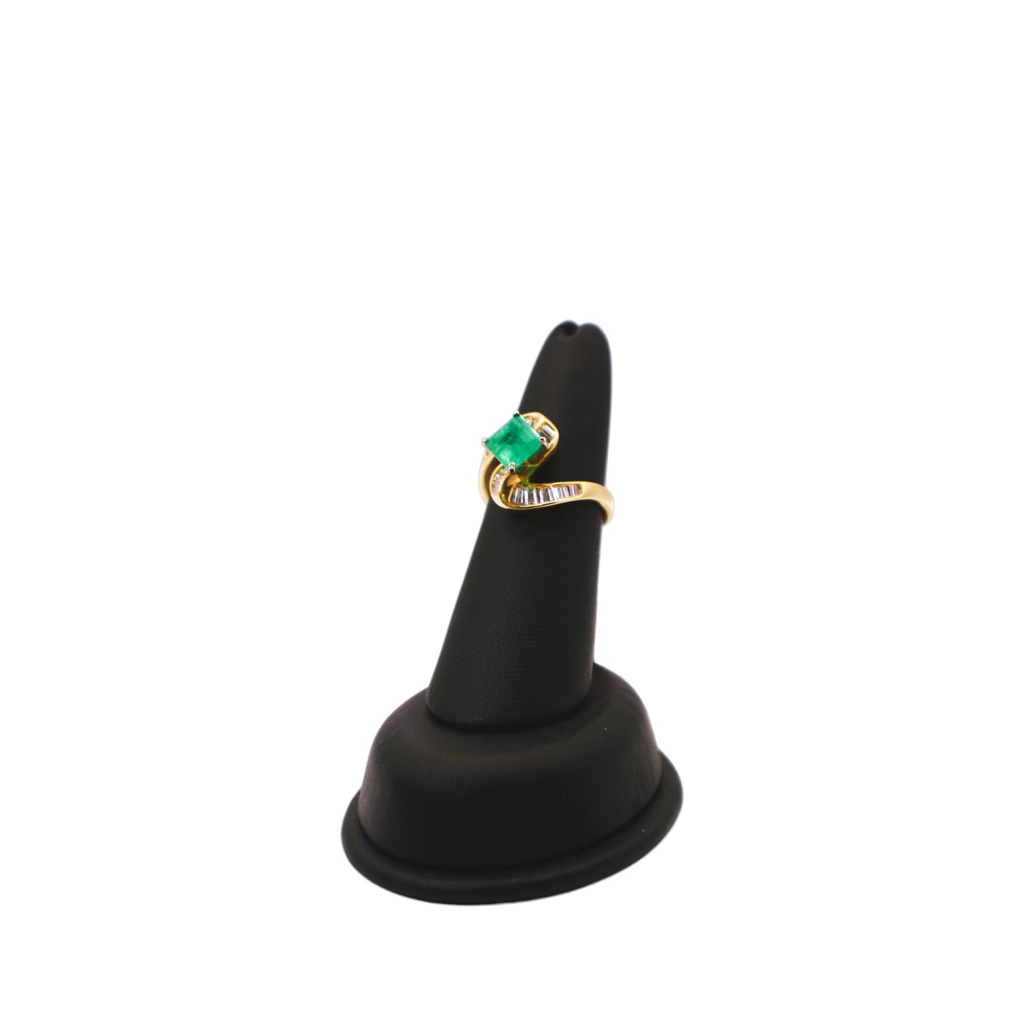 18KT Yellow Gold 1.50cttw Gen Emerald W/ White Diamond 1.00cttw Ring.