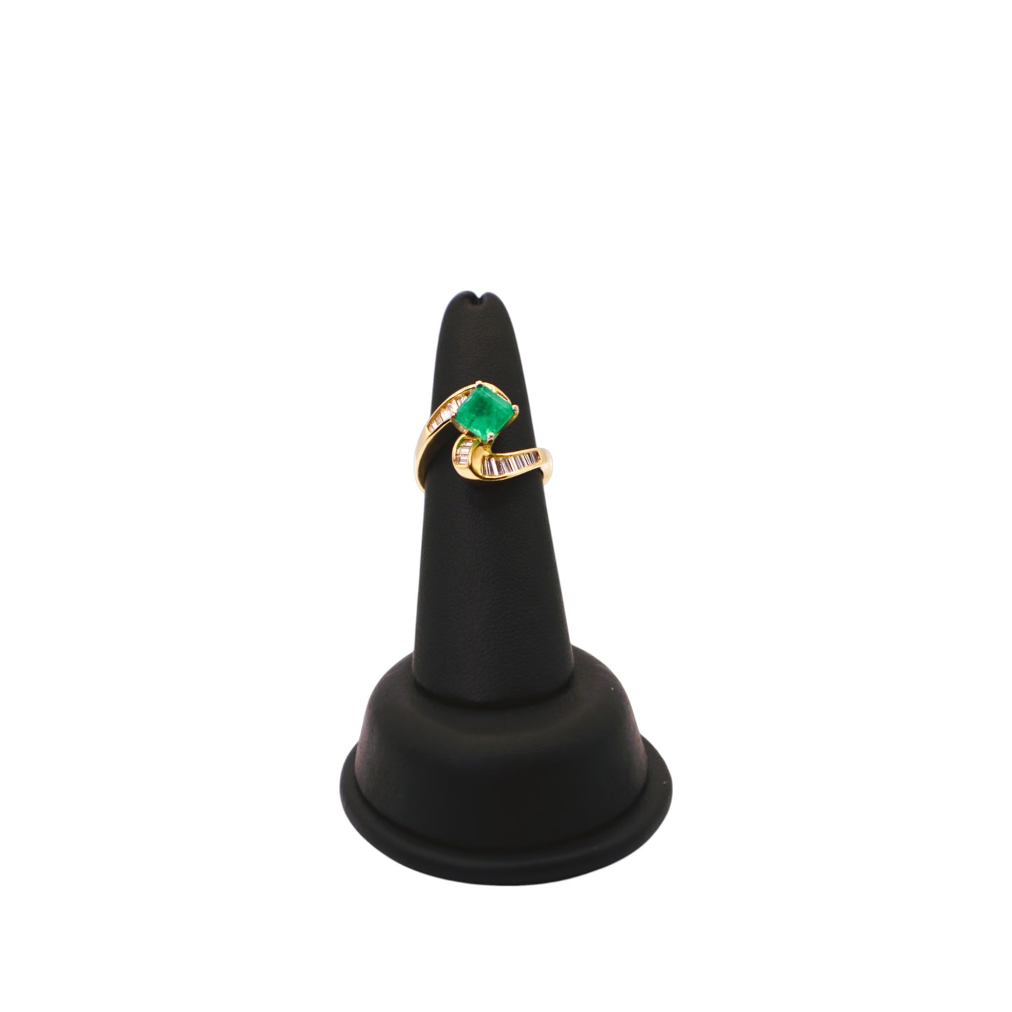18KT Yellow Gold 1.50cttw Gen Emerald W/ White Diamond 1.00cttw Ring.