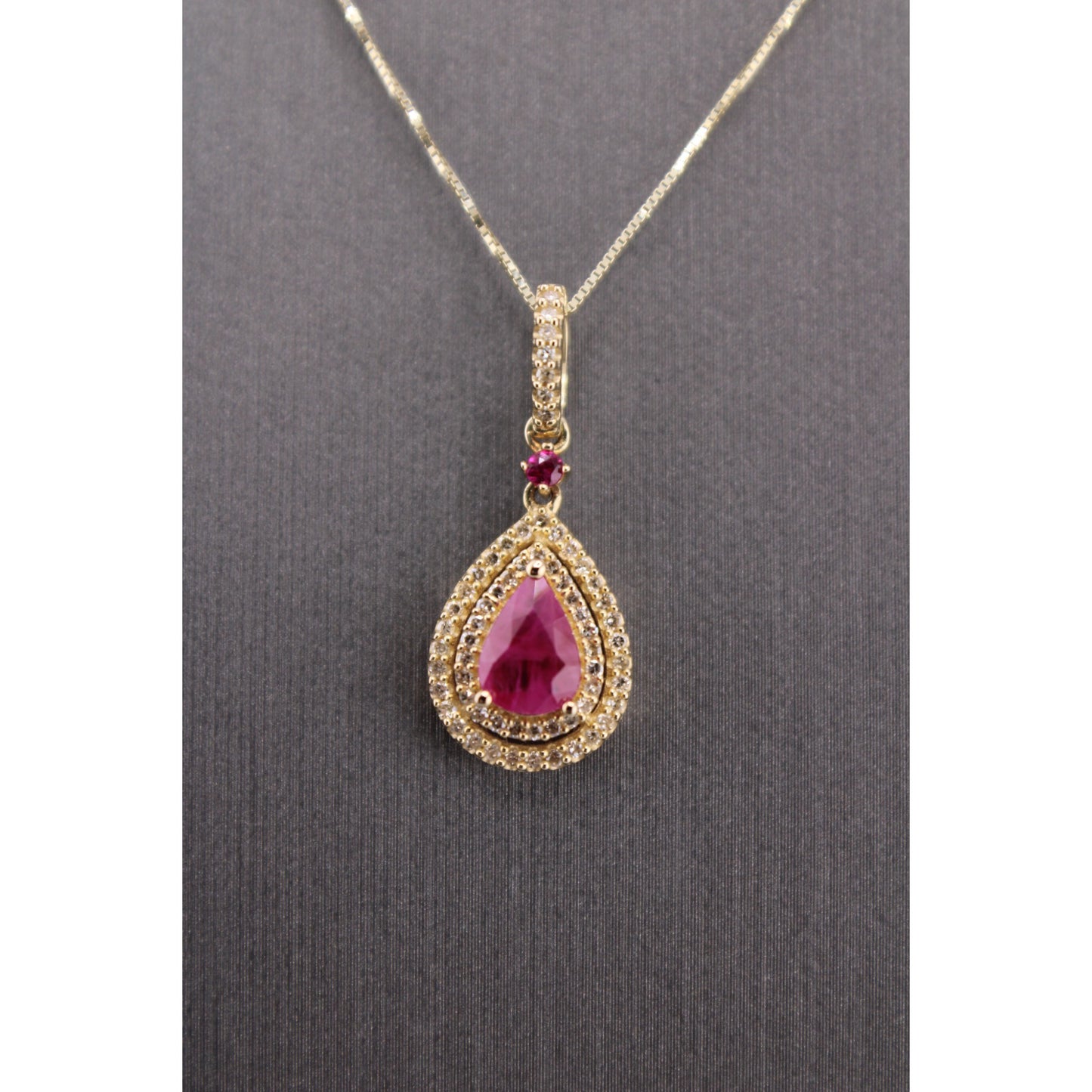 14KT Yellow Gold W/White .20cttw Diamond & Ruby Teardrop And Chain 18"