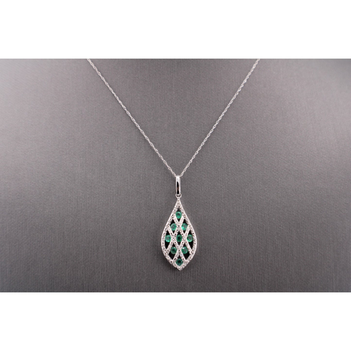 14KT Gold W/Emerald 1.00cttw & Diamond Teardrop And Chain 18"