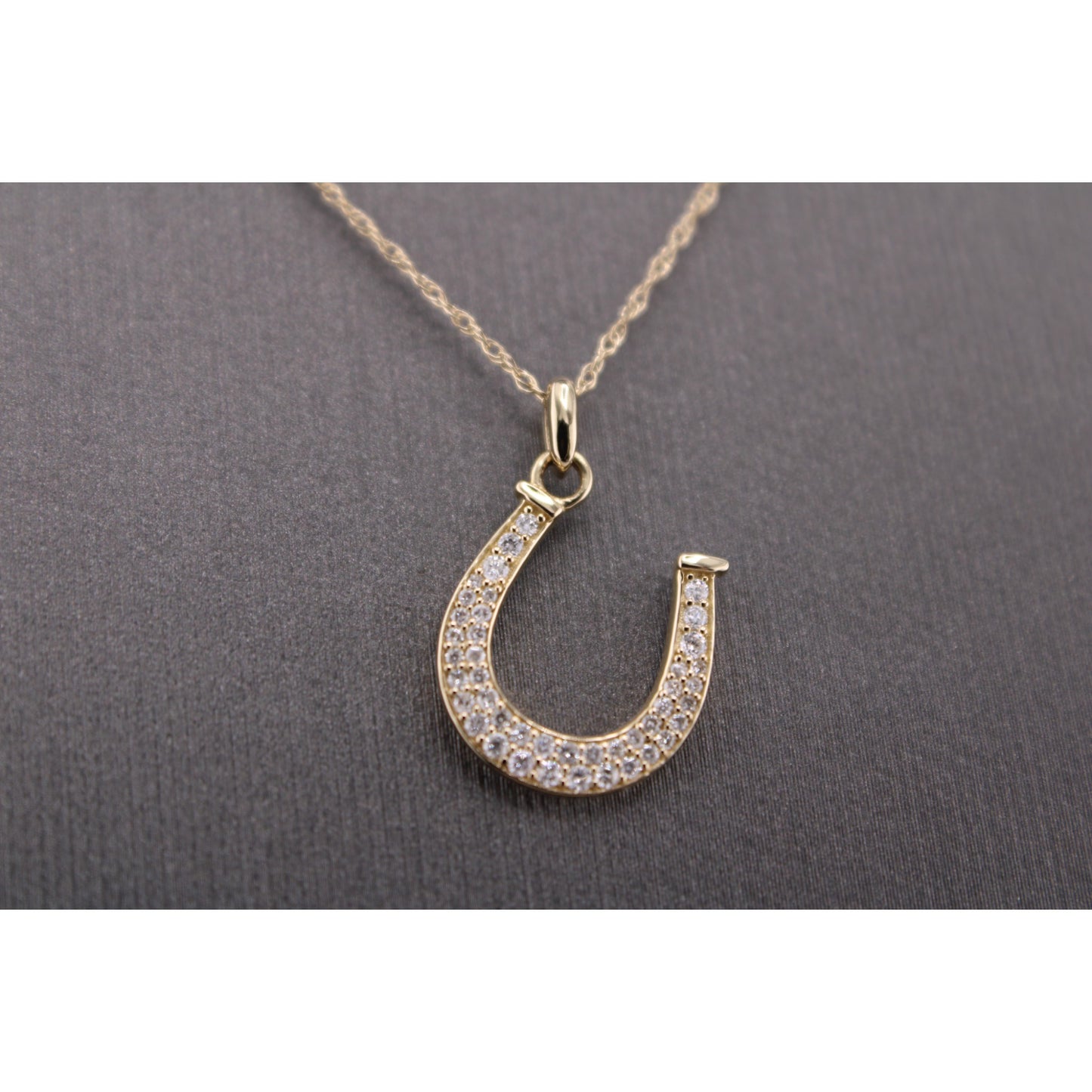 14KT Yellow Gold W/White & .25cttw Diamond Horseshoe And Chain 18"