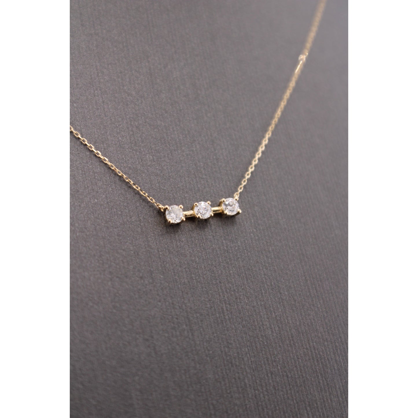 14KT Yellow Gold .50cttw W/White Diamond Horiz Neck And Chain 18"
