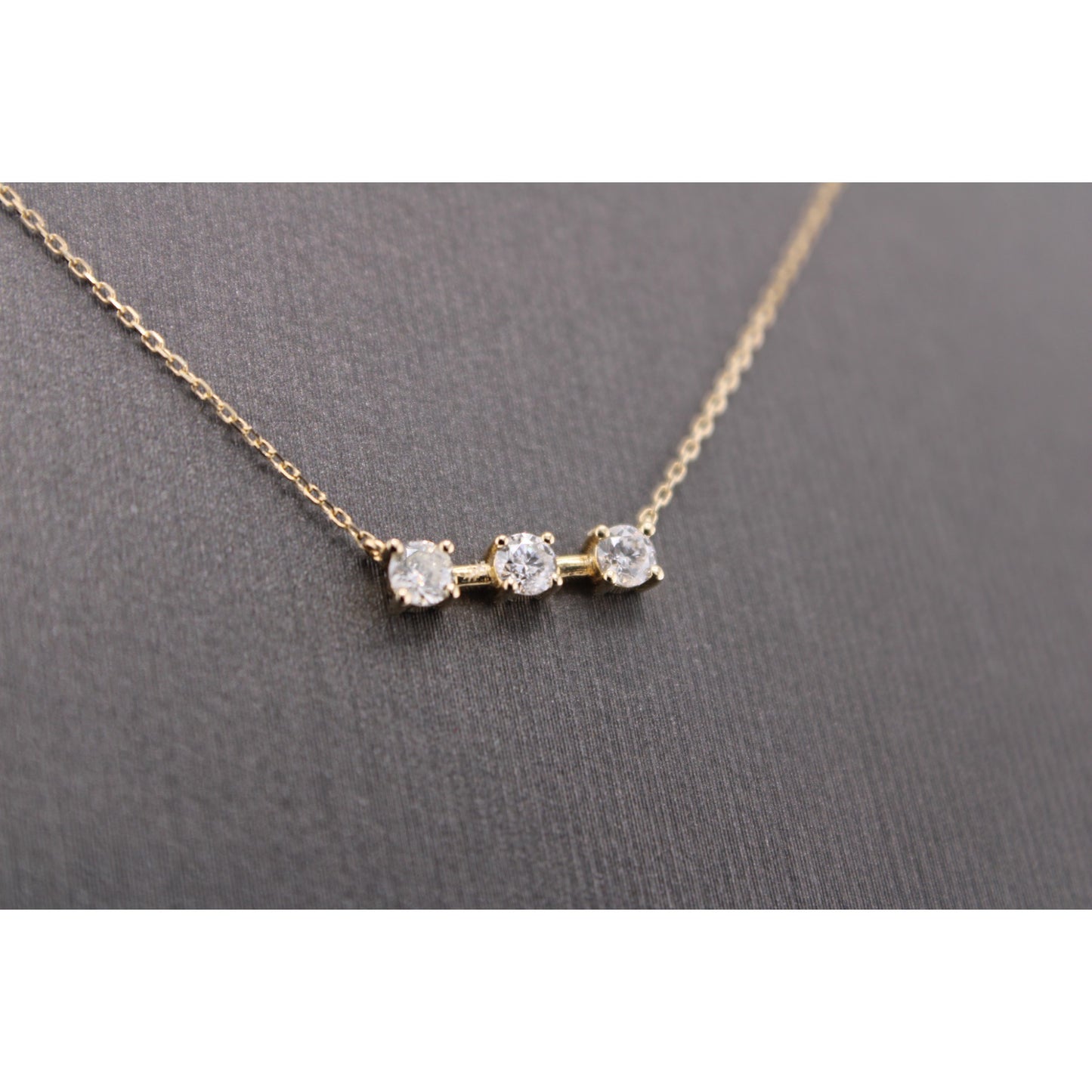 14KT Yellow Gold .50cttw W/White Diamond Horiz Neck And Chain 18"