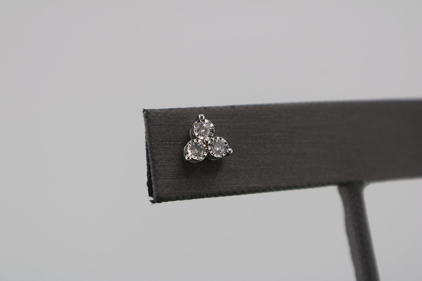 10KT White Gold W/ Diamond .25cttw Cluster Triple Cir Illusion Studs Earrings
