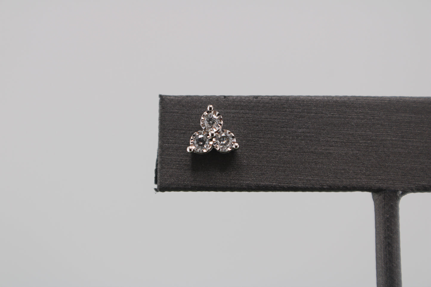 10KT White Gold W/ Diamond .25cttw Cluster Triple Cir Illusion Studs Earrings