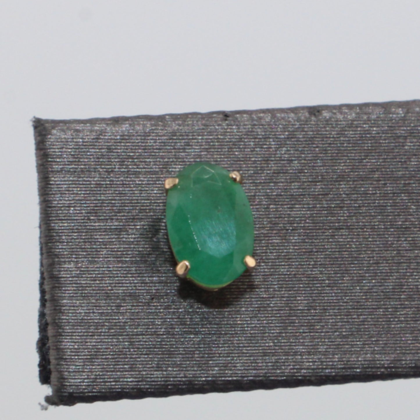 14KT Yellow Gold 1cttw 6*4 Oval Emerald Studs Earrings