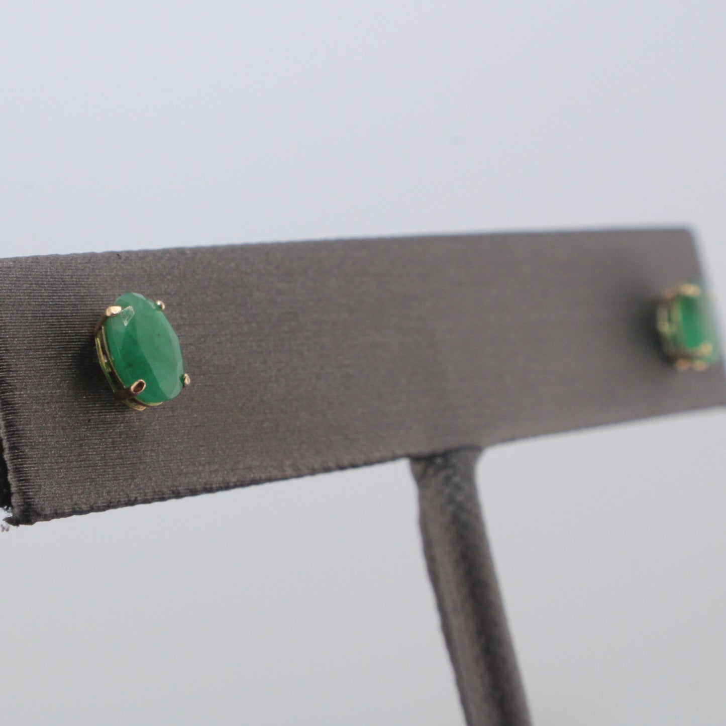 14KT Yellow Gold 1cttw 6*4 Oval Emerald Studs Earrings
