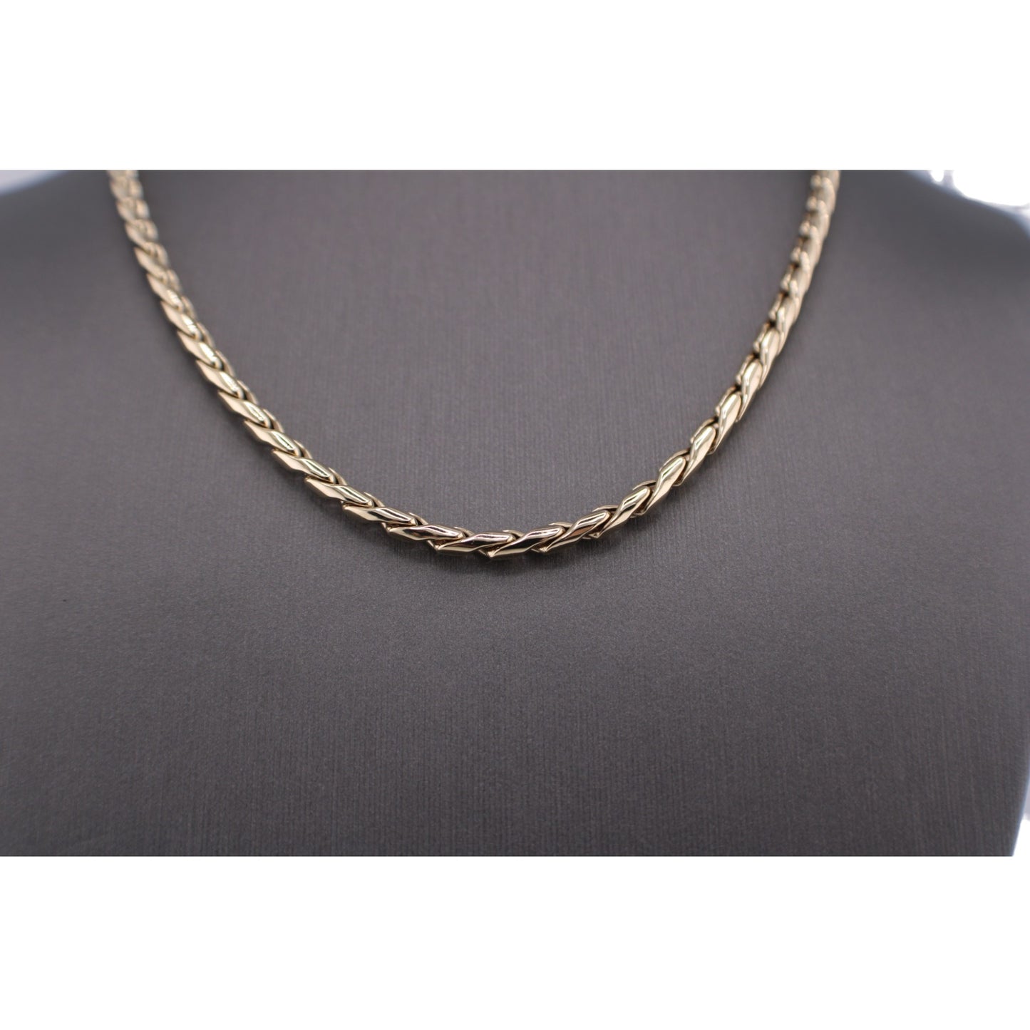 14KT Yellow Gold Fancy Link Chain.