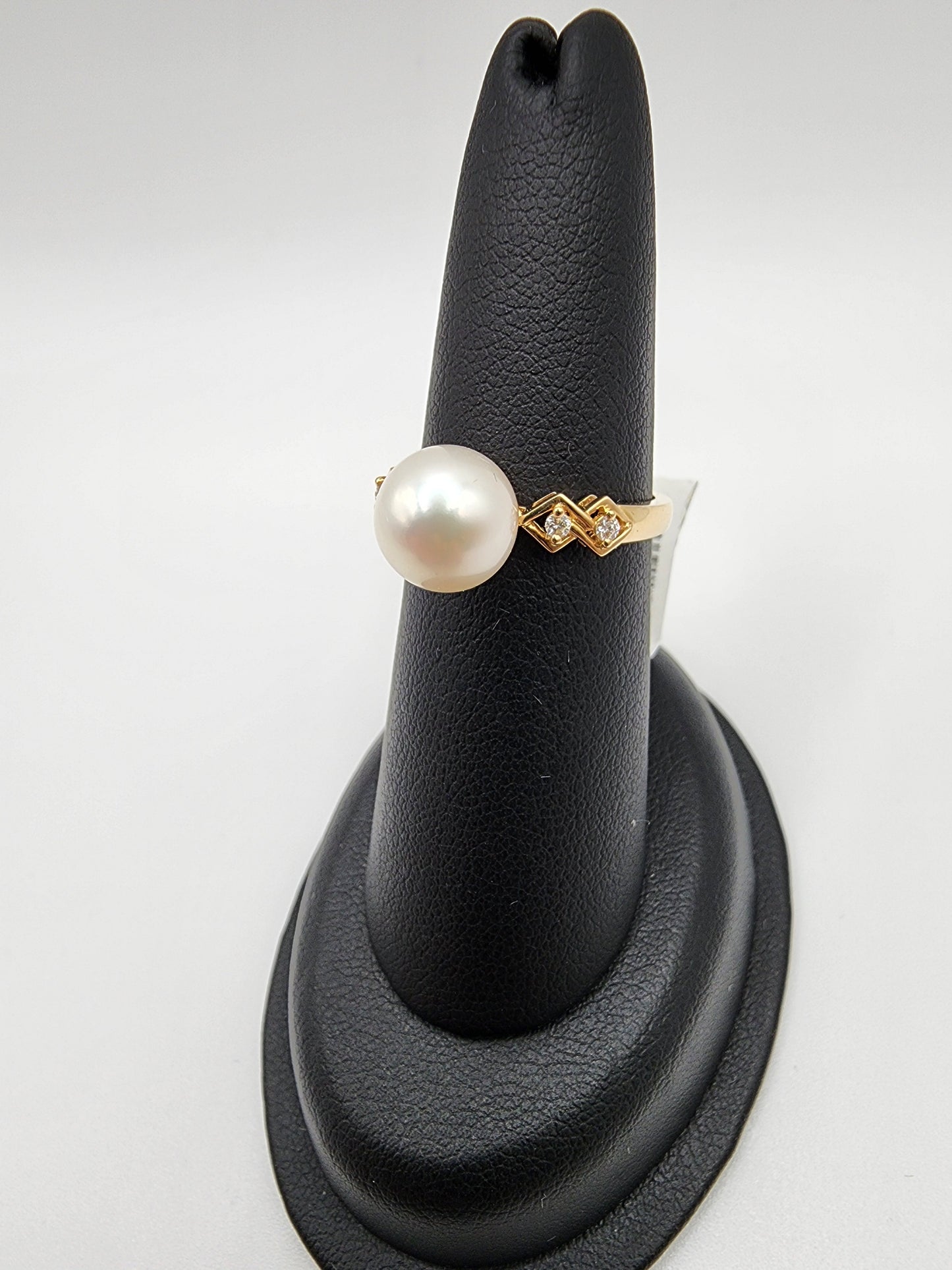 14KT Yellow Gold 8-9mm FW Pearl W/ 0.6cttw White Diamond Ring