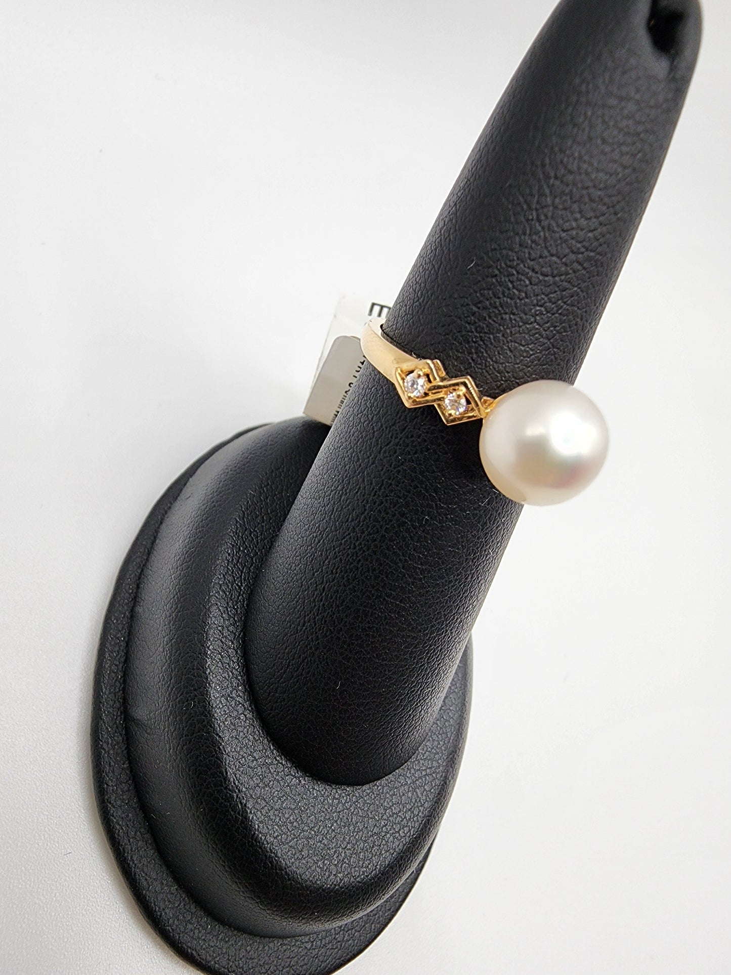 14KT Yellow Gold 8-9mm FW Pearl W/ 0.6cttw White Diamond Ring