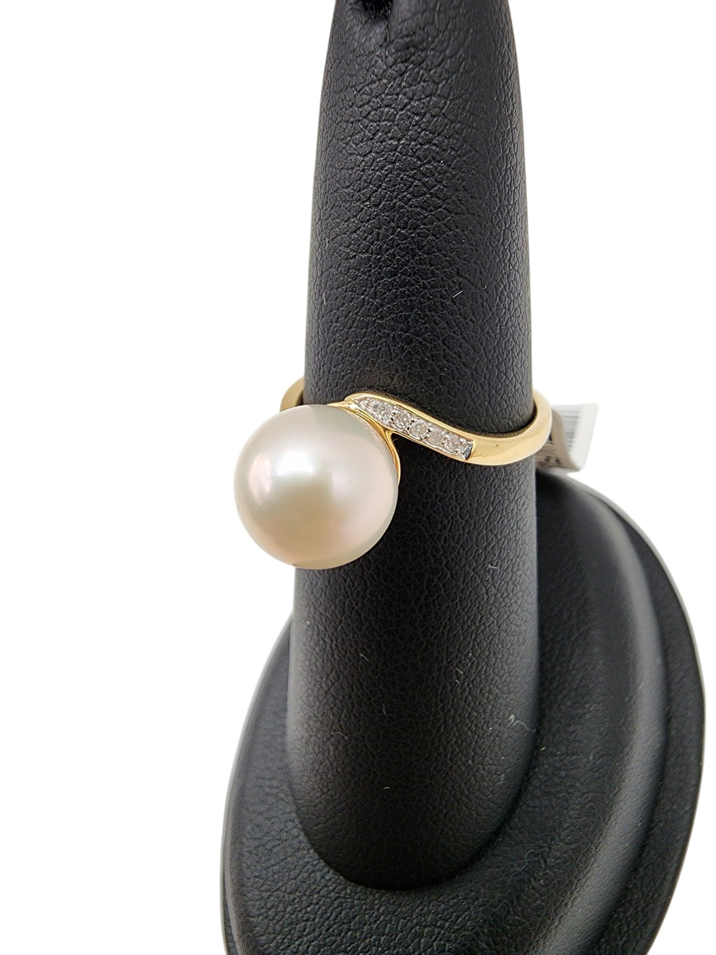 14KT Yellow Gold FW Pearl 9-10mm W/ .10cttw White Swirl Diamond Ring