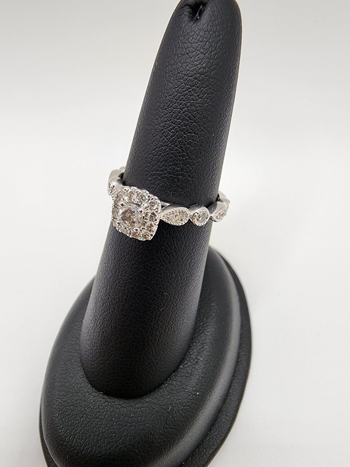 10KT White Gold .50cttw Cluster Solitaire White Diamond Ring