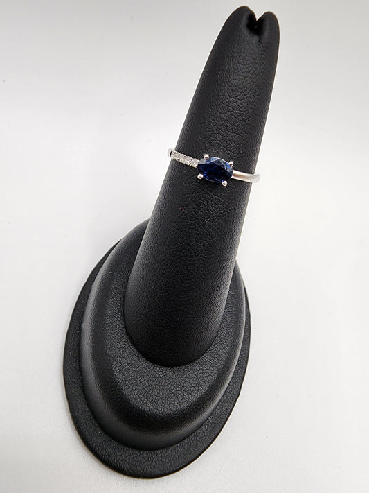 14KT White Gold Horiz Gen Sapphire w/ Diamon Thing Ring