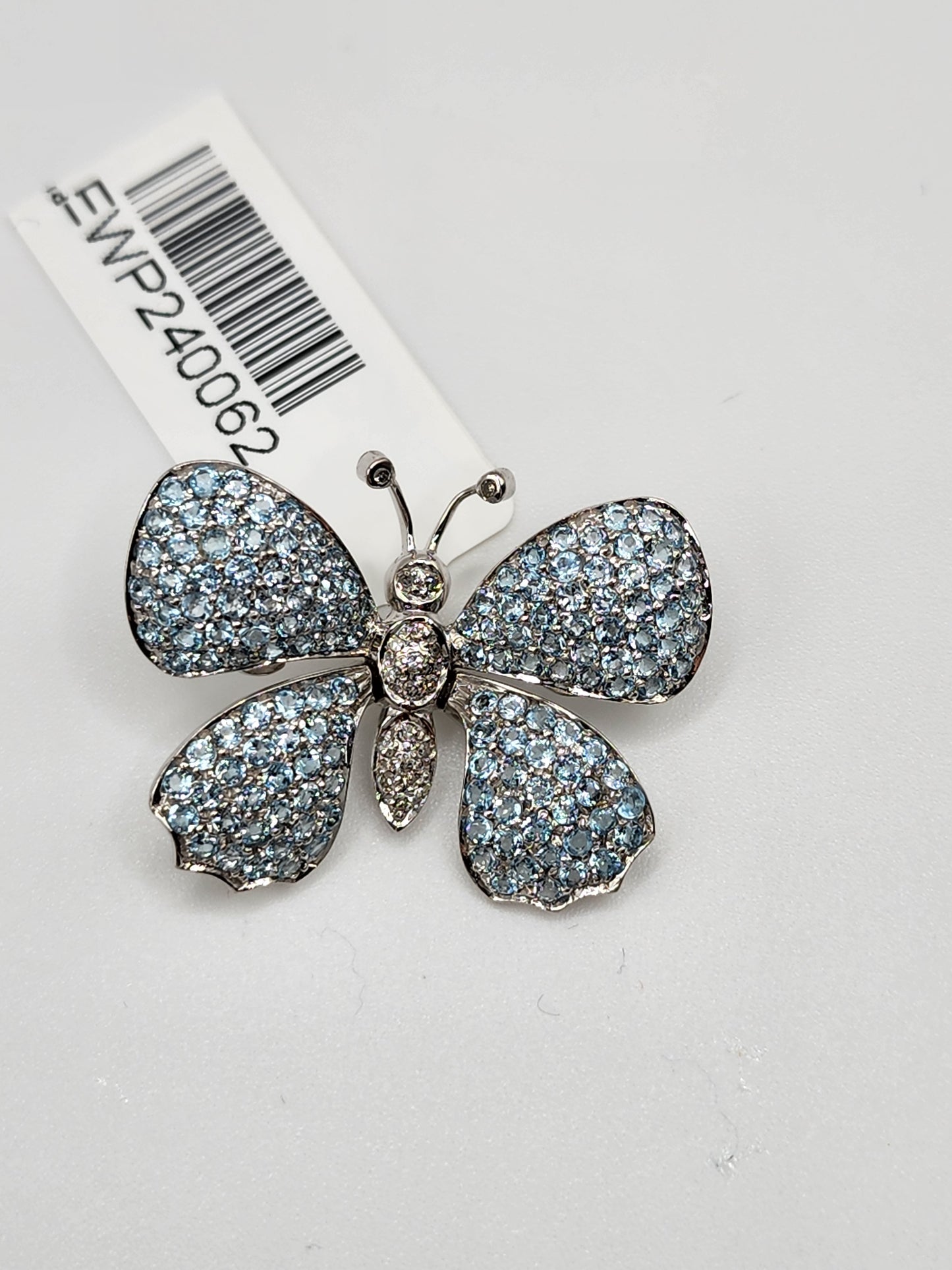 14KT White Gold Butterfly 5.00cttw Aqua& W/0.8cttw Diamonds Pendant