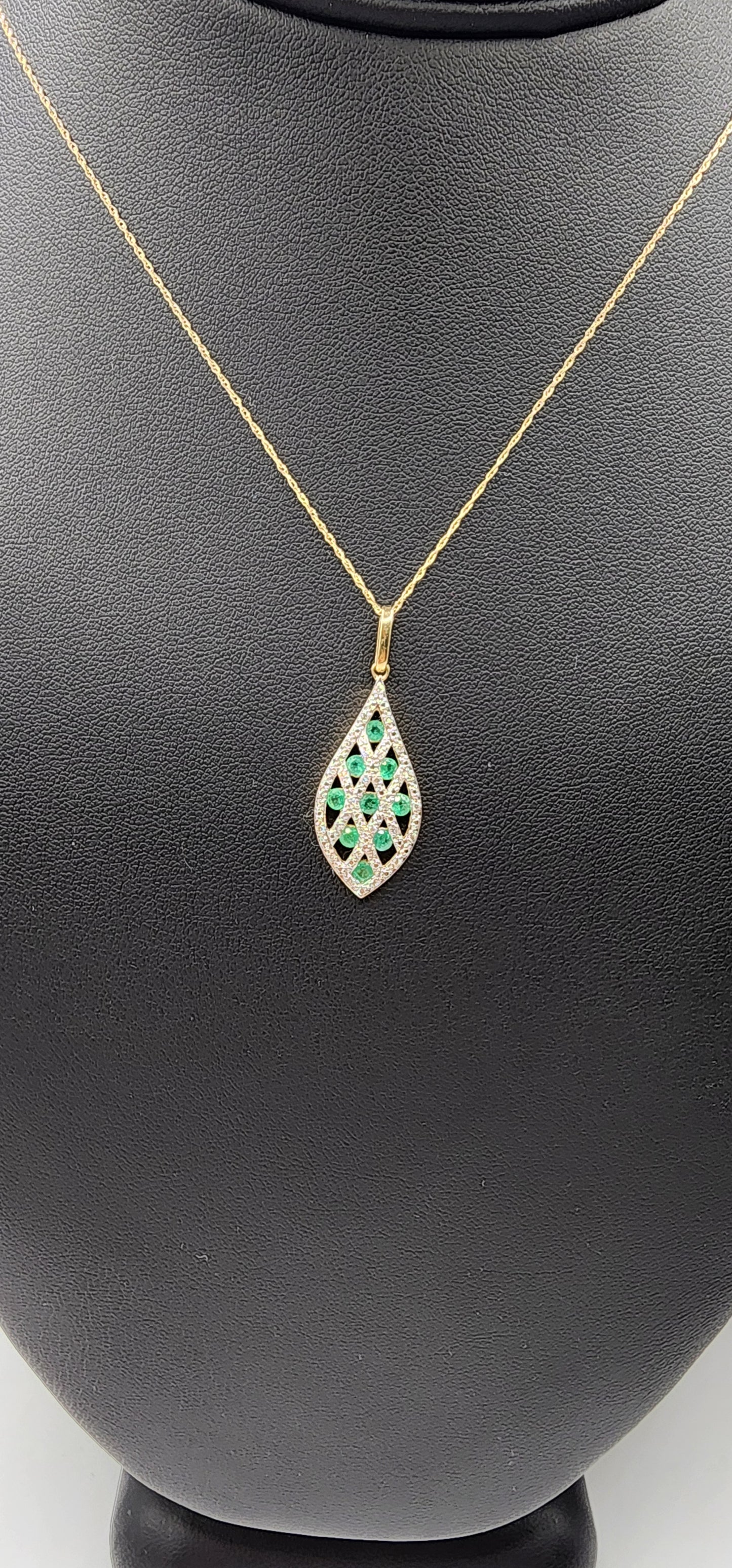 14KT Gold W/Emerald 1.00cttw & Diamond Teardrop And Chain 18"