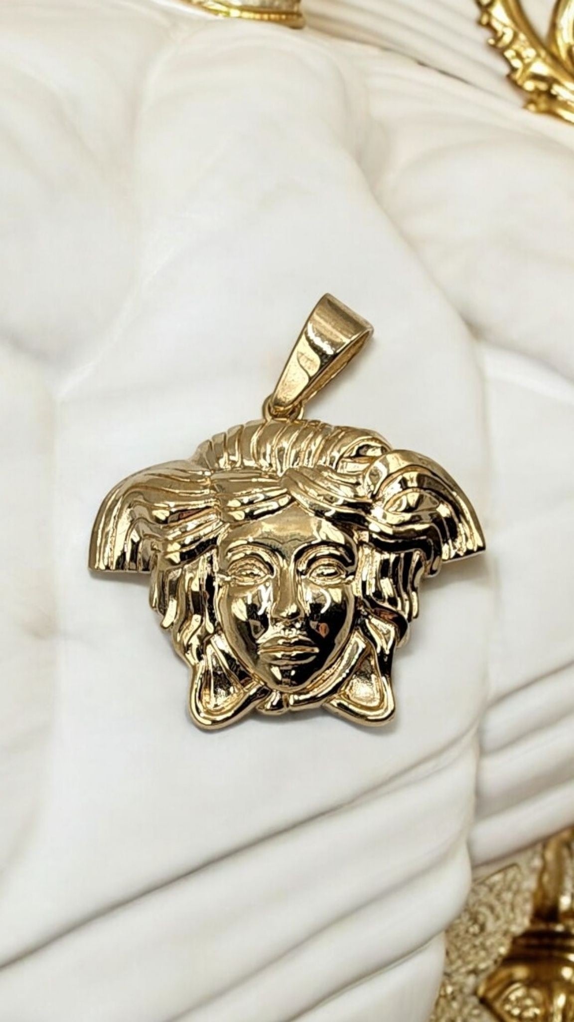 10KT Yellow Gold 54mm Semisolid Puff 15.1g Medusa Pendant