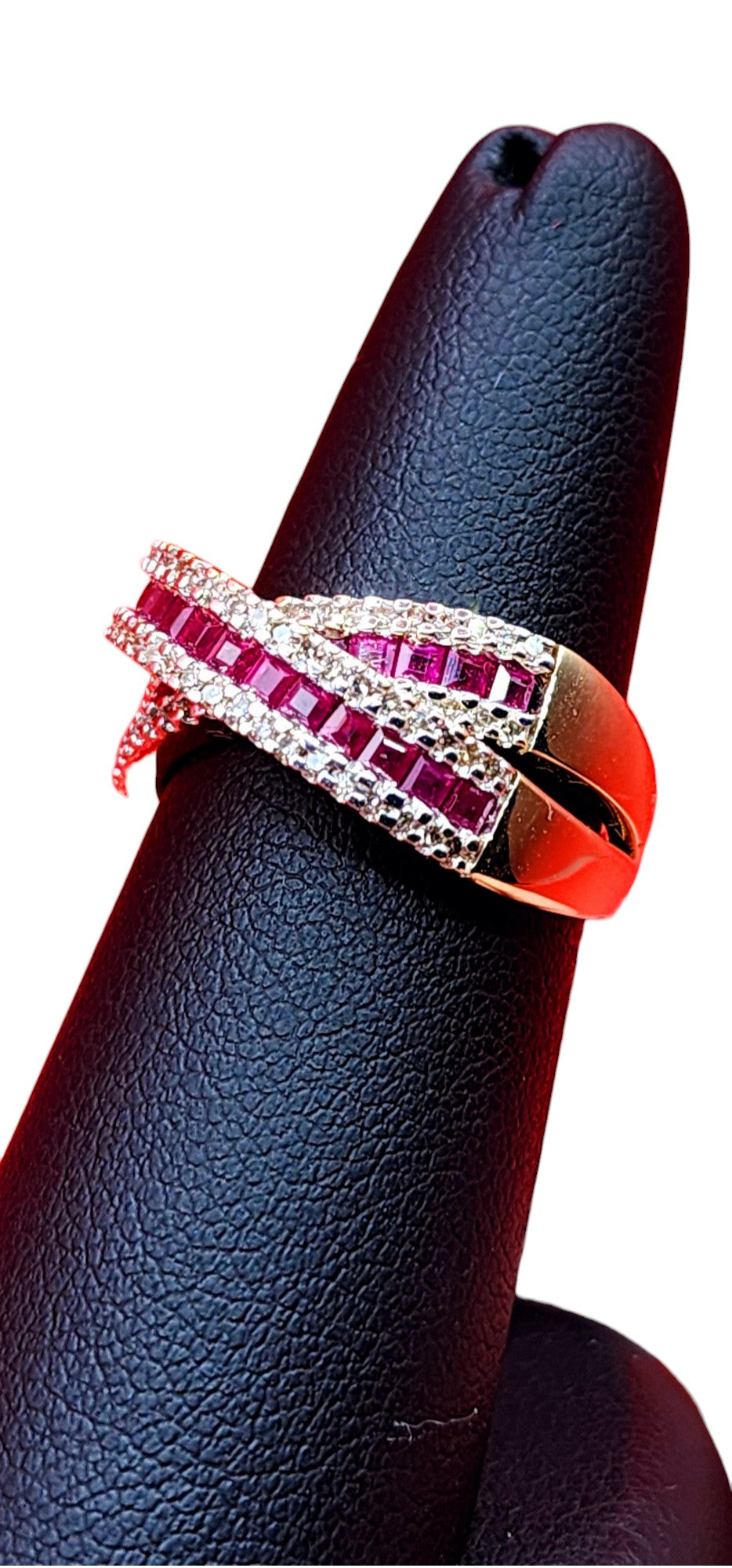 14KT Yellow Gold/ Gen Ruby & 1.00cttw Diamond Interlook Ring