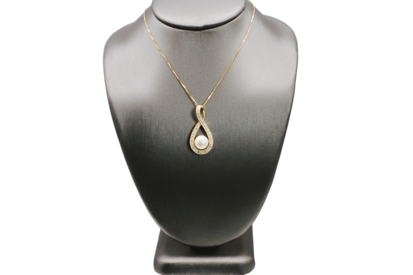 14KT Yellow Gold FW Pearl W/0.5cttw Diamond Loop Pendant And Chain 18"